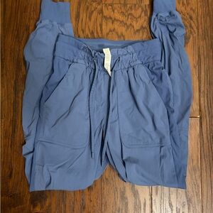 lululemon athletica Blue Dance studio 7/8 Pants